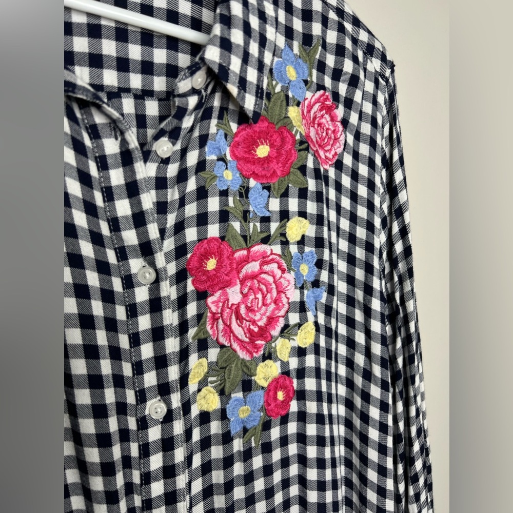 COMO VINTAGE - floral embroidered checkered button down shirt.  XL - 🤩 - Picture 4 of 9